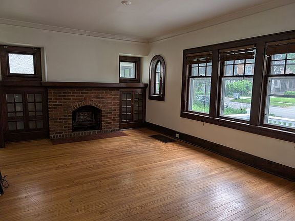 4th image of 2856-2858 N Maryland Ave