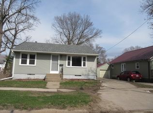 526 N Cedar St, Monticello, IA 52310
