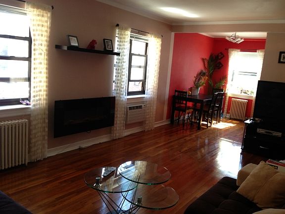 4th image of 290 Bay 17th St APT 2C