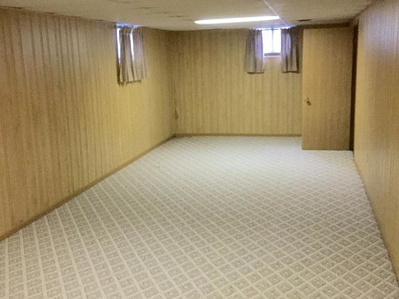 2nd image of 10111 N 143rd St