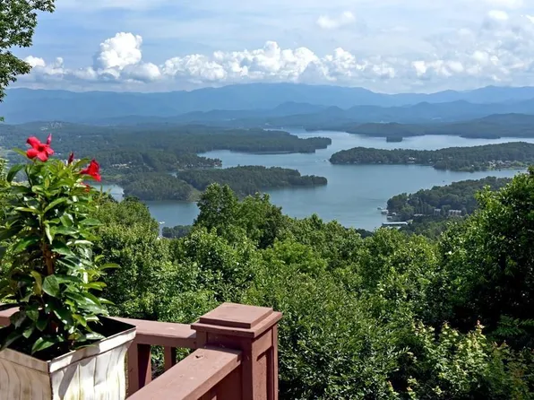 786 Ramey Mountain Rd, Hiawassee, GA 30546