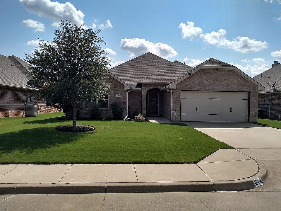 1st image of 617 Donna Cir
