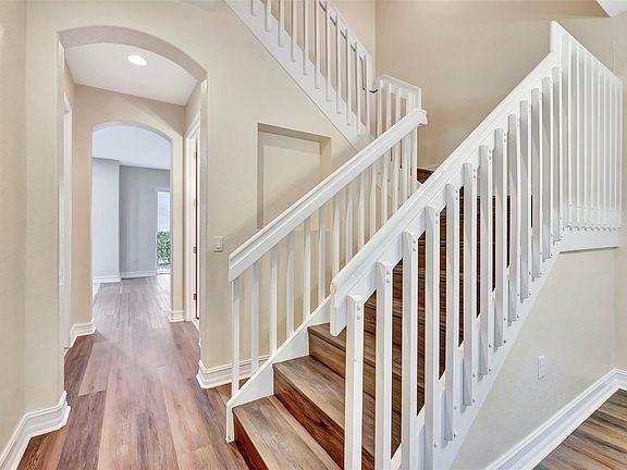 5th image of 6858 Julia Gardens Drive #6858