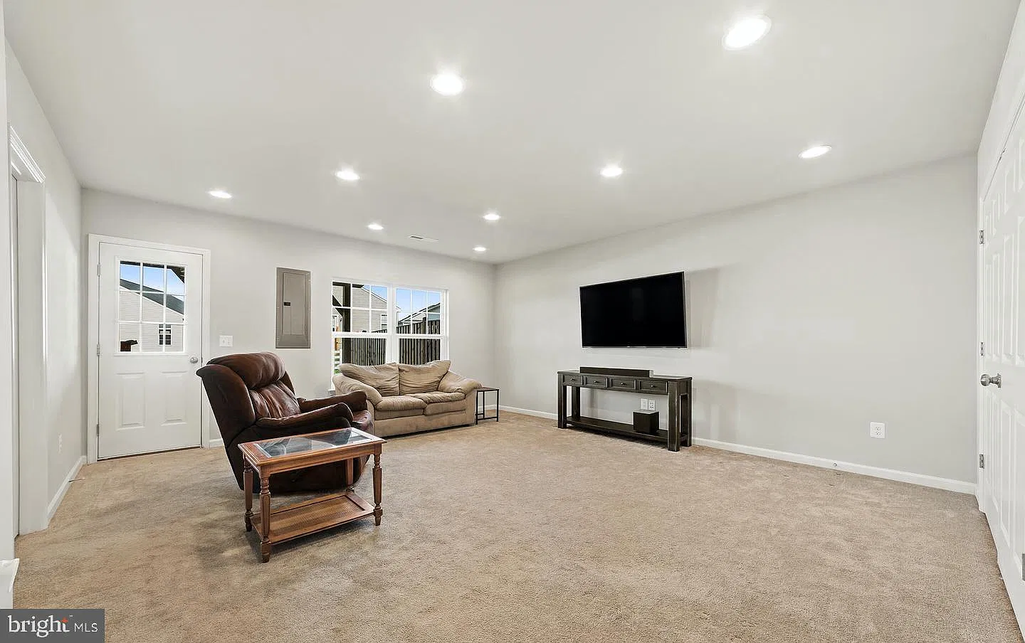 3 bed, 3.5 bath, 2682 sqft, $2,199 — Photo 4