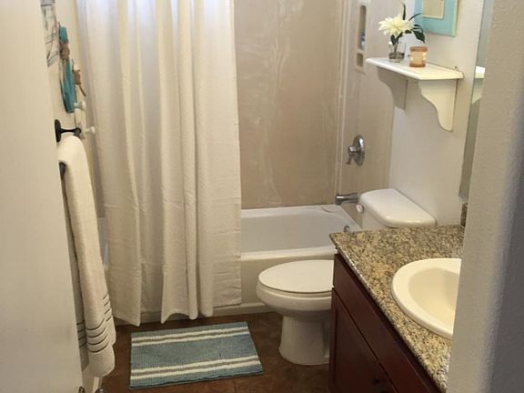 Hallway Bathroom upstairs