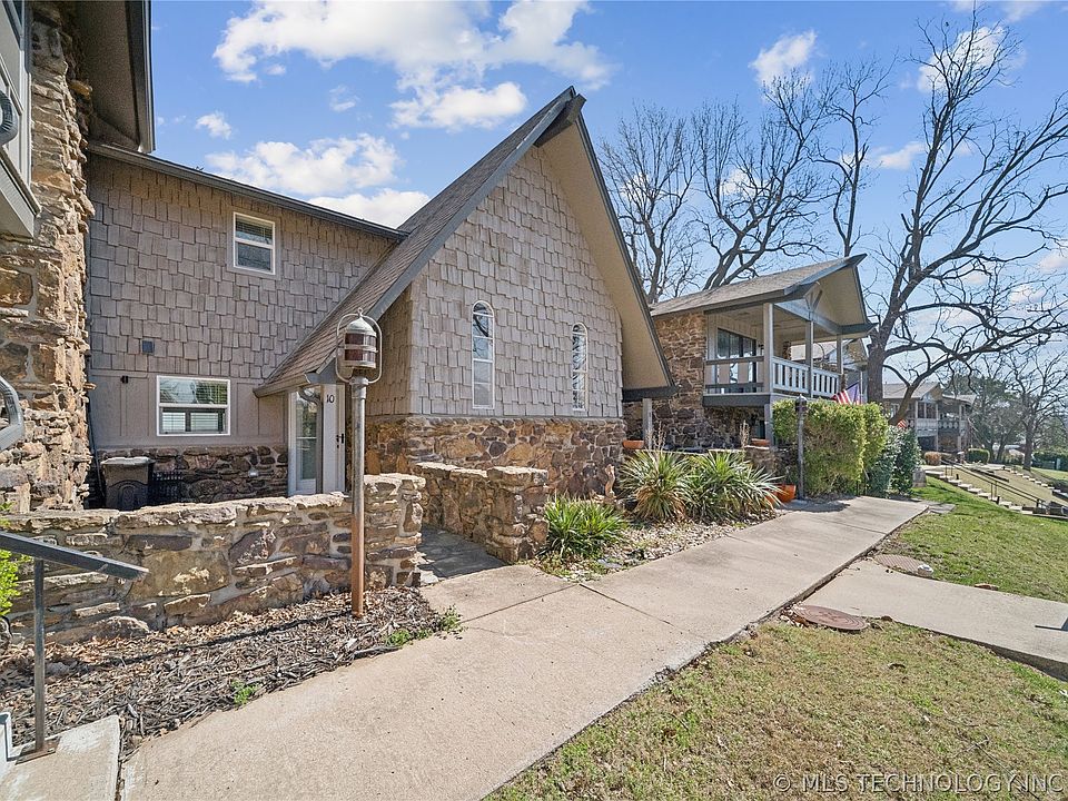 1st image of 10 Fort Scott Ln #10
