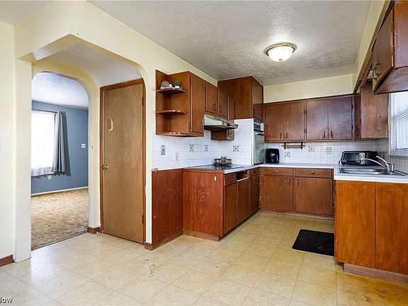 5th image of 816 Graceland Ave