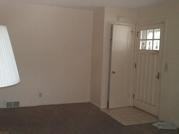 3rd image of 5822 Knollwood Dr