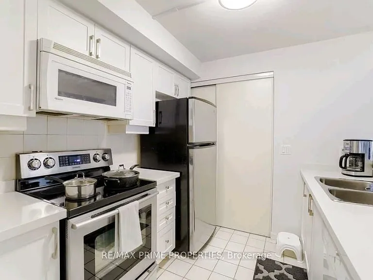 88 Corporate Dr #1201 — Photo 6