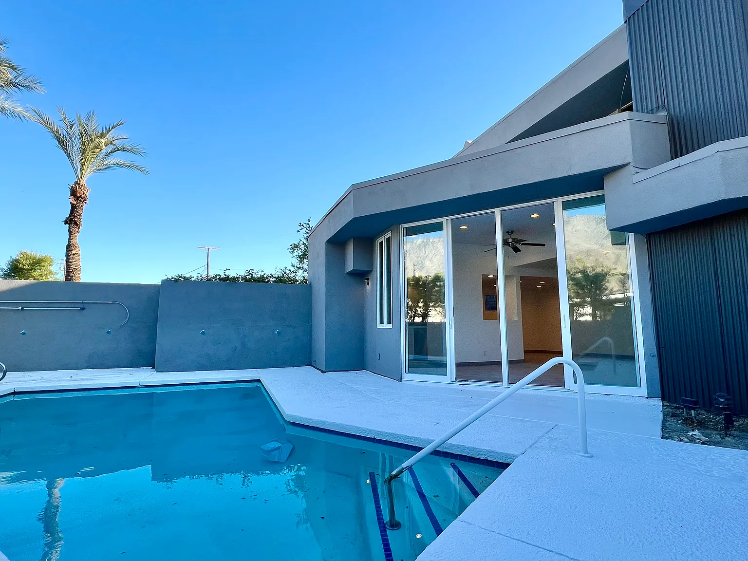 4 bed, 2000 sqft, $2,975 — Photo 4