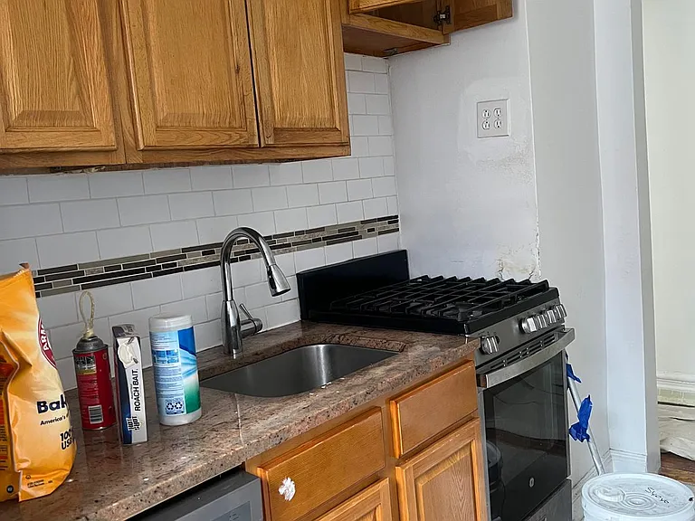 57 67th Ave #D1 — Photo 6