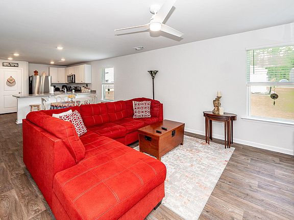 3rd image of 506 Shady Maple St