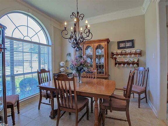 4th image of 171 Marseille Dr