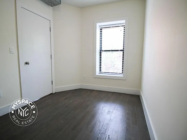 360 Bainbridge St #3 — Photo 4