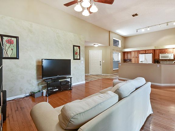 3rd image of 2937 Monaco Ct
