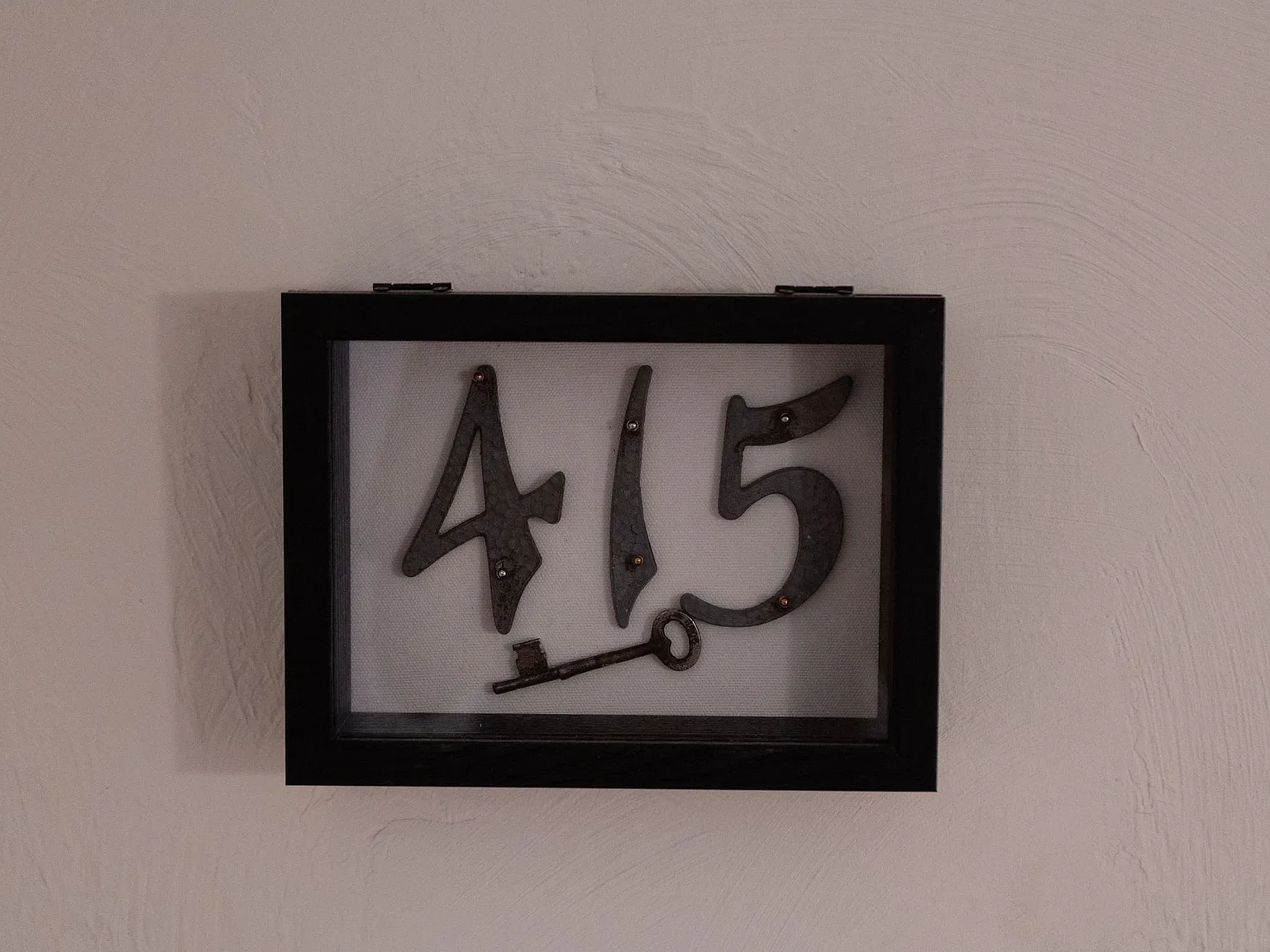 3 bed, 2000 sqft, $8,000 — Photo 2