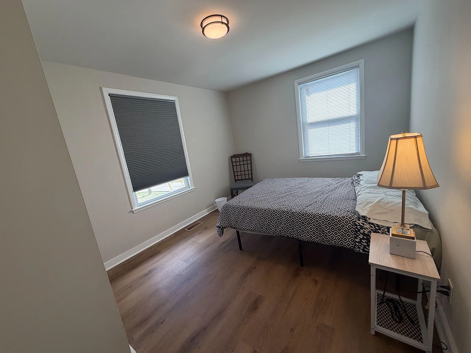 3 bed, 2.0 bath, 1300 sqft, $1,139 — Photo 1
