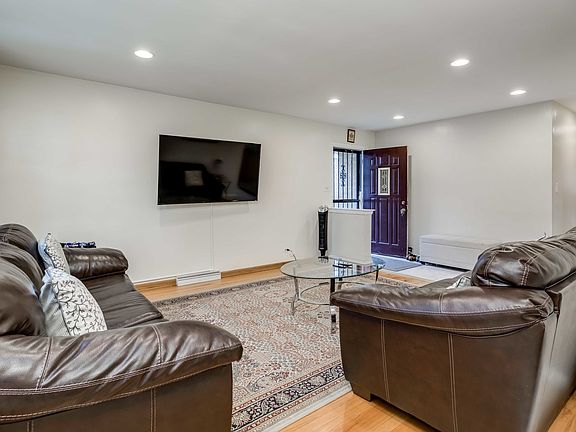 5th image of 6305 N Kedzie Ave