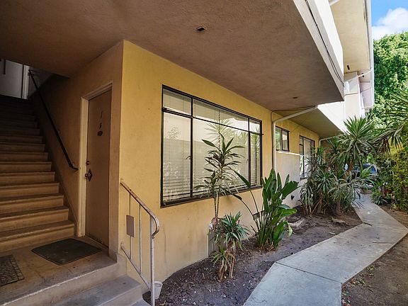 2nd image of 849 S Bedford St APT 2