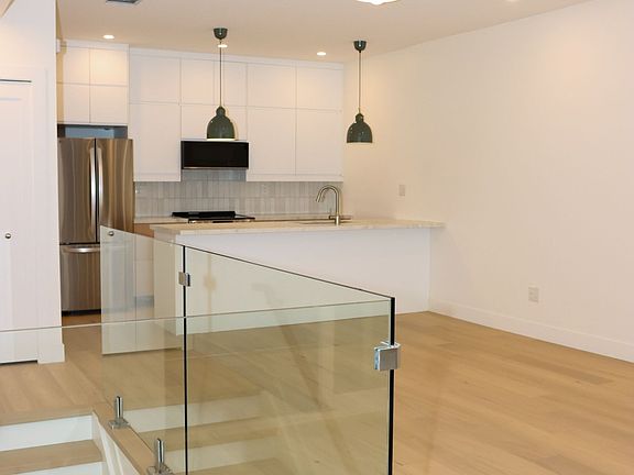 3rd image of 247 Pacific Ave #2