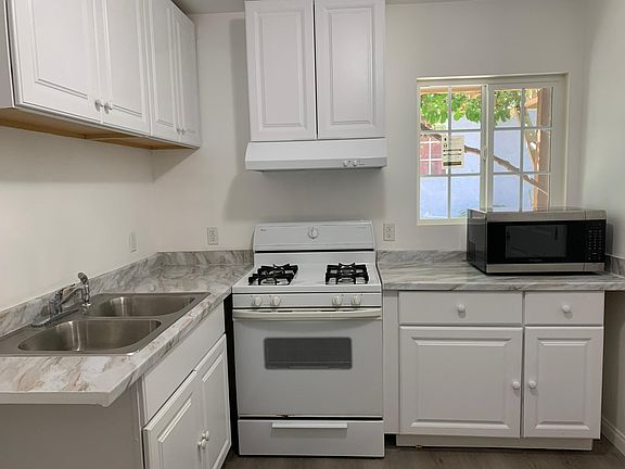 4th image of 5820 Calvin Ave #A