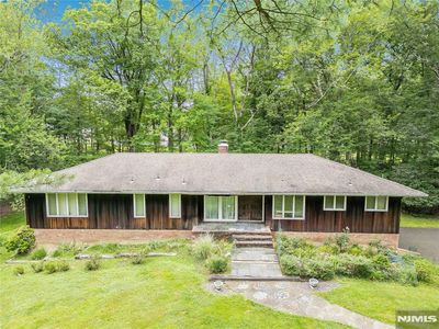 25 Stevenson Ln, Upper Saddle River, NJ, 07458