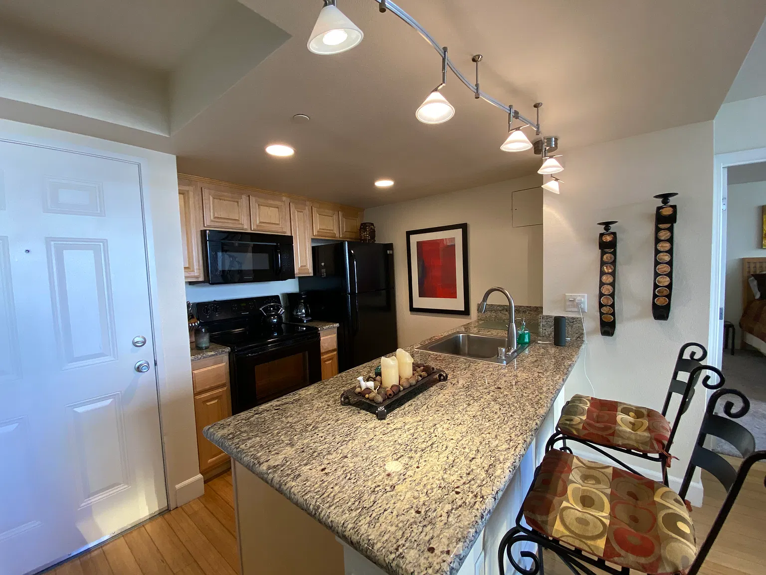 450 N Arlington Ave — Photo 3