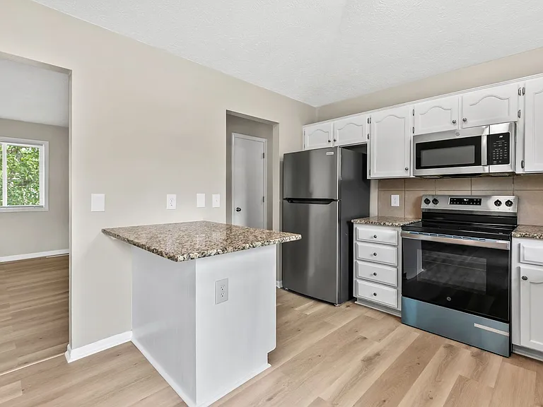5106 N 128th St — Photo 22