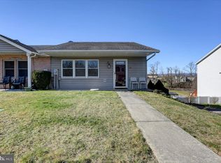 90 Nottingham Dr, Chambersburg, PA 17201