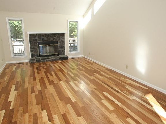 Living Room / entrance