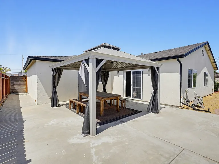 6102 Glacier Dr — Photo 24