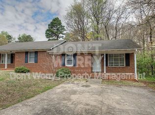 201 Pinecrest Dr, Lexington, NC 27295