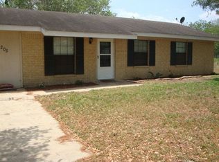 205 McCormick Dr, Victoria, TX 77904