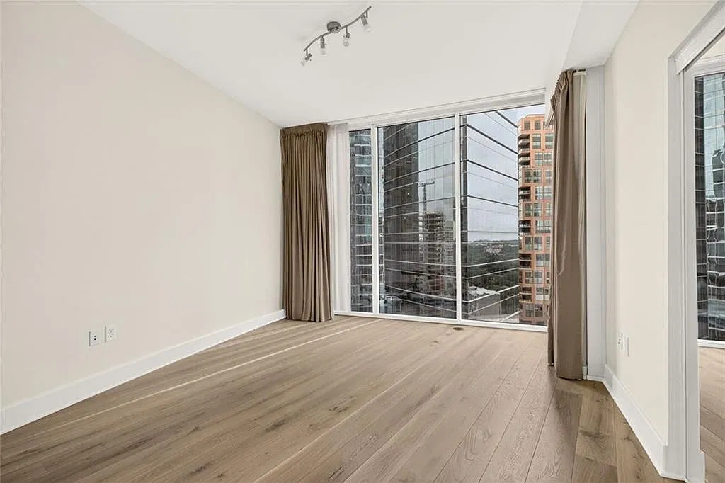 2 bed, 2.0 bath, 1213 sqft, $3,500 — Photo 3