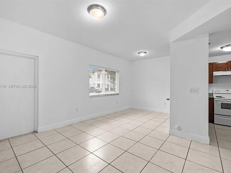 2421 W 78th St #104 — Photo 8