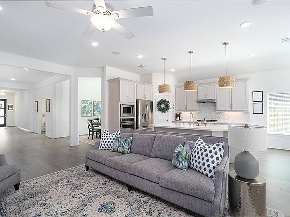 4th image of 11211 Bluewater Lagoon Cir