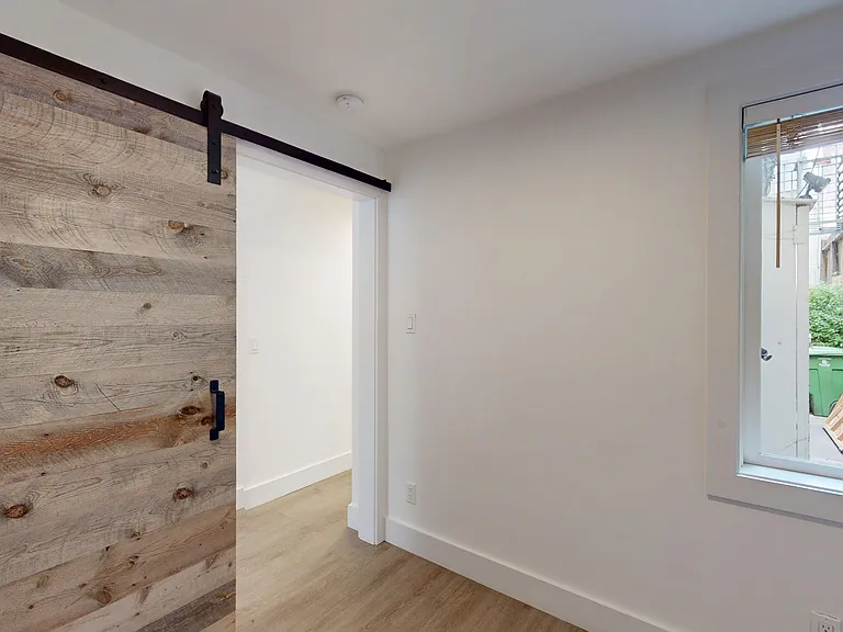 643 Webster St #2 — Photo 7