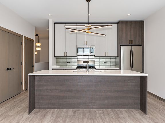 2nd image of 4321 N Cicero Ave #3