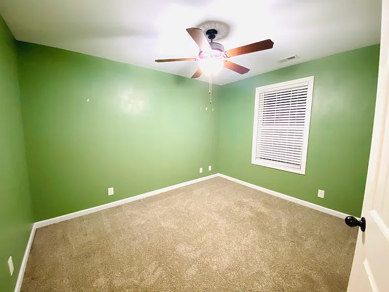 1194 Eagles Bluff Dr — Photo 43