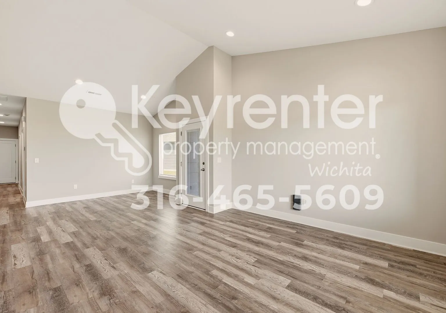 Newer 4-Bedroom Townhome with 2 Bathrooms, Modern Kitchen & Attached Garage — Photo 4