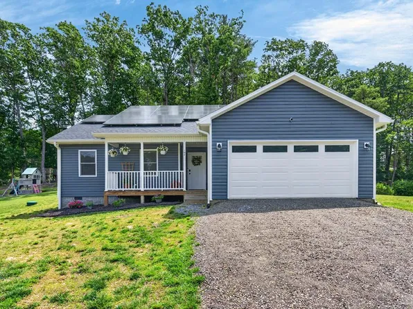 192 Lonesome Dove Dr, Woodlawn, VA 24381