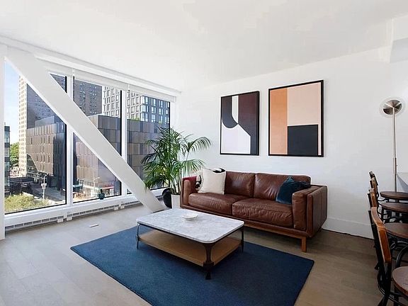 3rd image of 100 Norfolk St #6C
