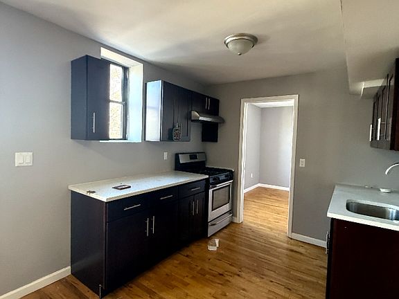 2nd image of 283-285 Hawthorne Ave #3G