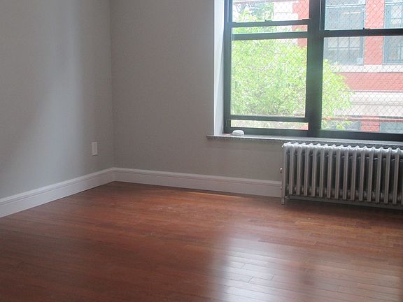 4th image of 2255 41st St APT 2