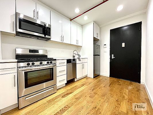 5th image of 850 Flatbush Ave #4B