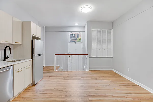 Rented by Peter R. Hungerford, LREB | media 14