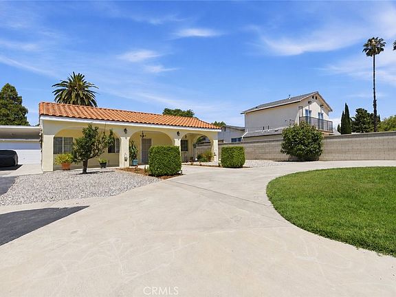 2nd image of 8019 Hatillo Ave