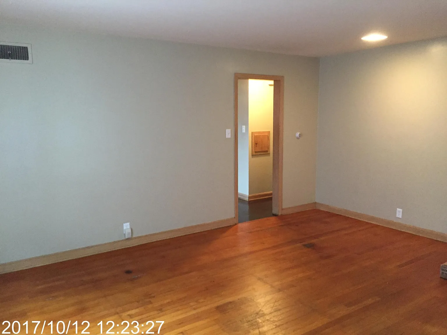 3 bed, 1500 sqft, $1,900 — Photo 4