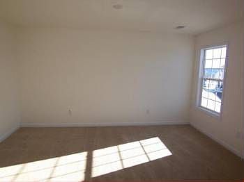 3rd image of 8 Mulberry Ln