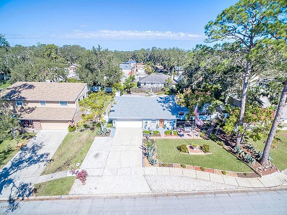 3rd image of 836 Whiporwill Dr